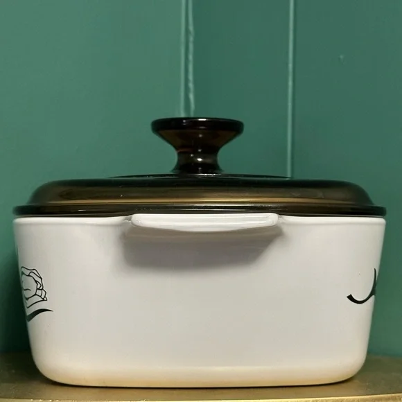 Vintage Corning Ware Lyric Black Tulips 1 1/2 Quart Casserole with Smoky Lid - Picture 2 of 6